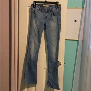 Women’s hollister jeans
